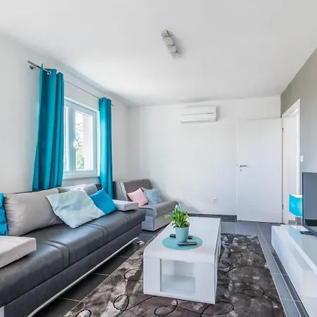 Family Friendly House With A Swimming Pool Zemunik Gornji, Zadar - 27166 Vlasnovic