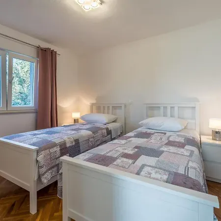 Family Friendly House With A Swimming Pool Zemunik Gornji, Zadar - 27166 Ferienhaus