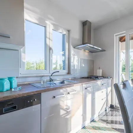 Family Friendly House With A Swimming Pool Zemunik Gornji, Zadar - 27166 Ferienhaus
