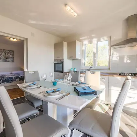Family Friendly House With A Swimming Pool Zemunik Gornji, Zadar - 27166 Ferienhaus *